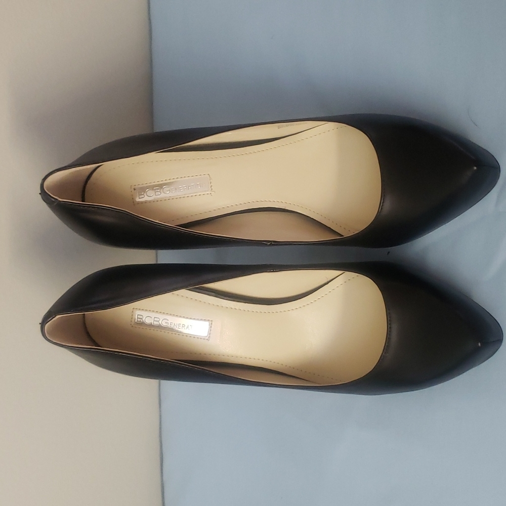 BCB Generation Black Leather Pumps sz 9